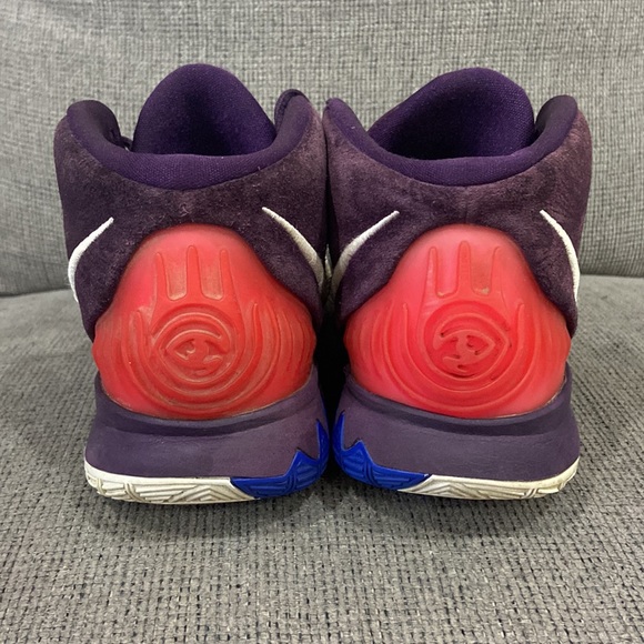 Kyrie Irving 6 Enlightenment Grand Purple and White youth size 7 - Picture 2 of 8